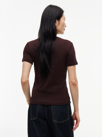 Tricou 'CODY' de la TOMMY HILFIGER pe maro