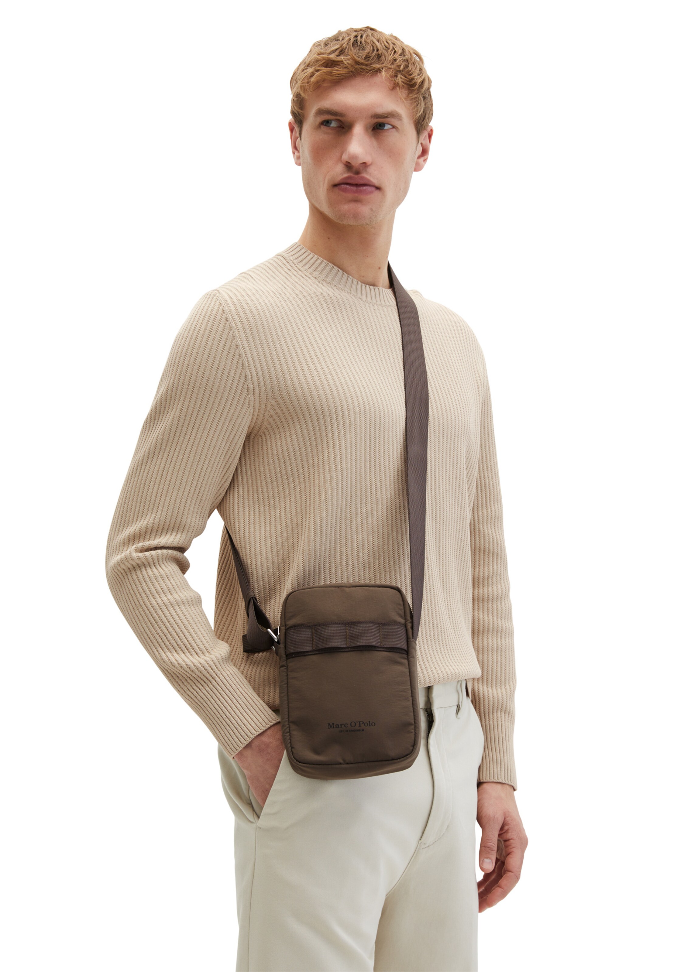 Sac à bandoulière Marc O'Polo en marron : devant