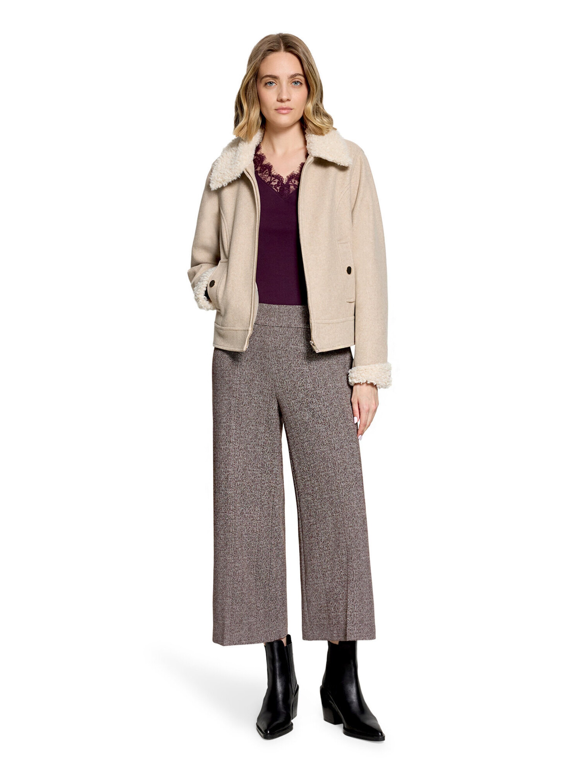 Cartoon Slim fit Trousers in Brown
