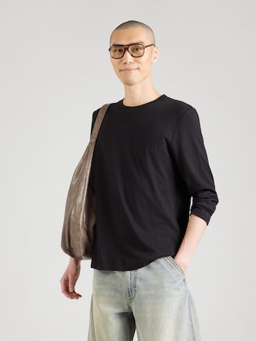 Tricou de la s.Oliver pe negru: față