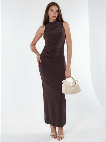Hiccup Dress 'Midi' in Brown: front