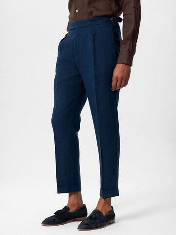 Tapered Pantaloni cutați de la Antioch pe albastru