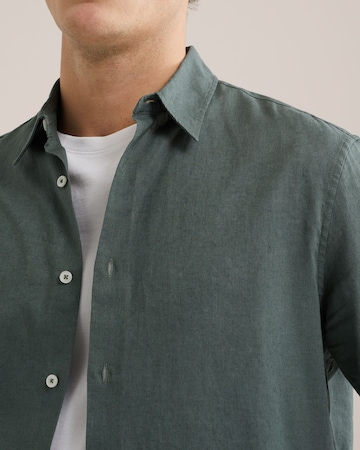 WE Fashion Regular Fit Skjorte i grøn