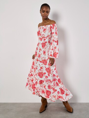 Robe ' ' Apricot en beige : devant