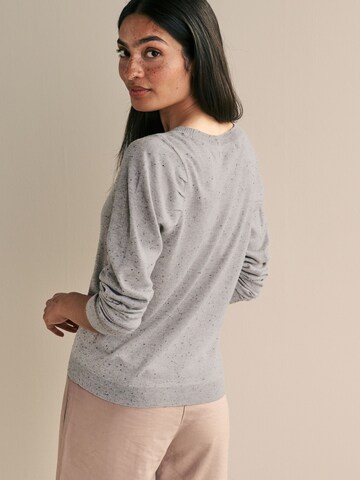 Next Pullover in Grau