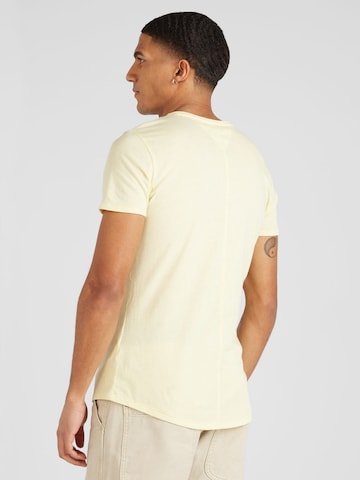 Tommy Jeans T-Shirt 'JASPE' in Gelb