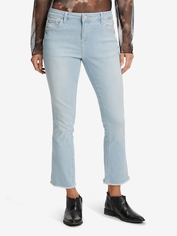 Cartoon Regular Jeans in Blauw: voorkant