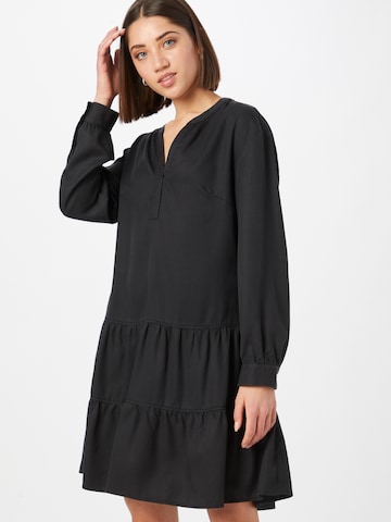 Robe-chemise COMMA en noir : devant