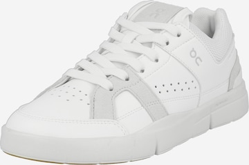 On Platform trainers 'THE ROGER Clubhouse' in White: front