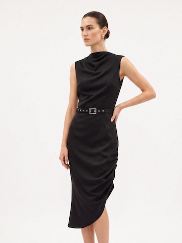 AVENUE N°29 Klänning 'Cowl Neckline Asymmetric Midi Dress' i svart: framsida