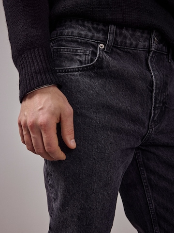 DAN FOX APPAREL Regular Jeans 'The Essential' in Zwart