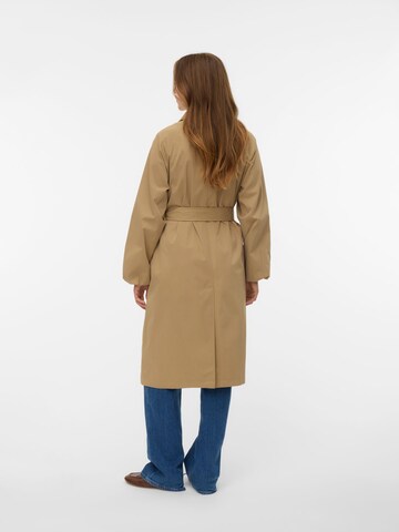 VERO MODA Tussenmantel 'VMCHRISSY' in Bruin
