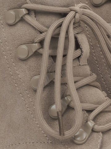 Estro Veterlaarsjes '24-15' in Beige