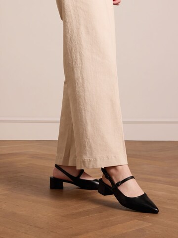 MANFIELD Sandaal in Zwart