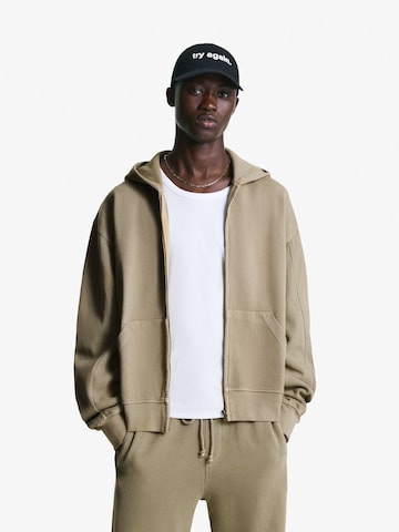 Giacca di felpa di Bershka in grigio: frontale