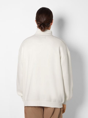 Bershka Sweatshirt i hvid