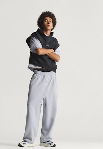 Loosefit Pantaloni sportivi 'Soft Lux' di ADIDAS SPORTSWEAR in grigio