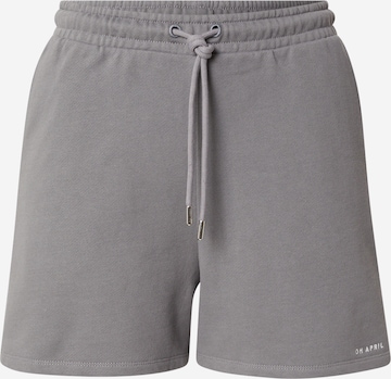 OH APRILregular Hlače - siva boja: prednji dio