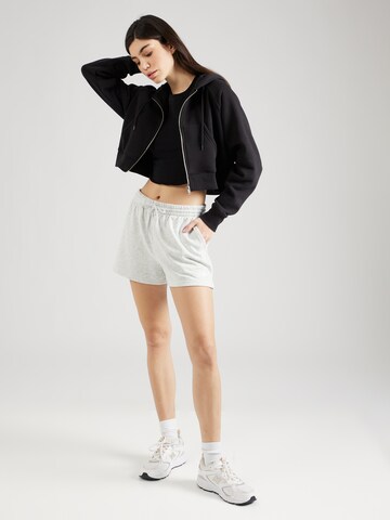 Regular Pantalon 'Essentials' new balance en gris