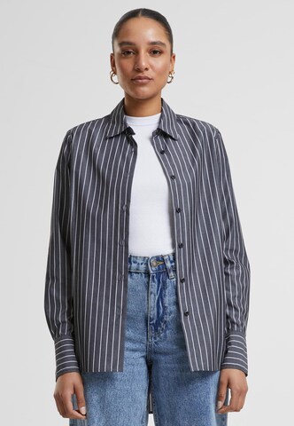 Camicia da donna di Urban Classics in grigio: frontale