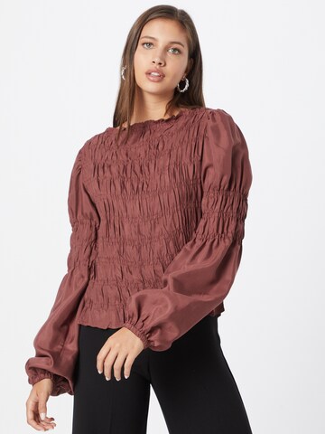 Cream Blouse 'Henva' in Red: front