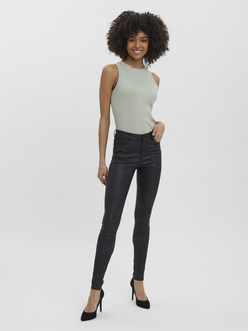 Vero Moda Tall - Skinny Calças 'Seven' em preto