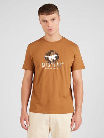 MUSTANG T-shirt 'Alex' i brun: framsida