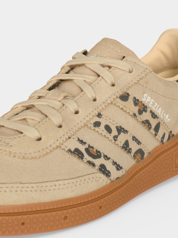 ADIDAS ORIGINALS Сникърси 'HANDBALL SPEZIAL C' в бежово