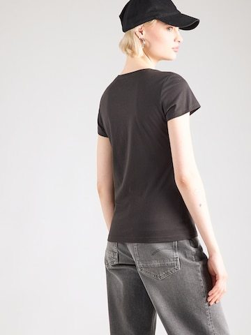 Tricou 'STYLE LOA' de la MUSTANG pe negru