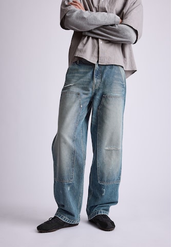 Baggy Jeans de la Pull&Bear pe albastru: față