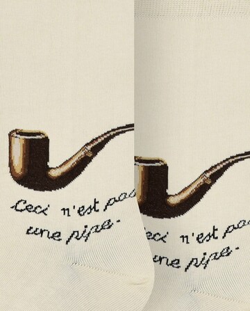 MuseARTa Socken 'René Magritte - The Treachery of Images' in Beige