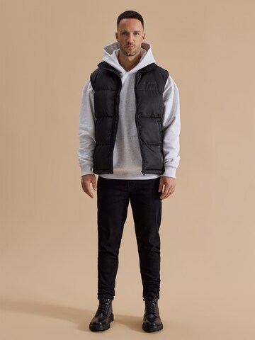 DAN FOX APPAREL Vest 'Vincent' i svart