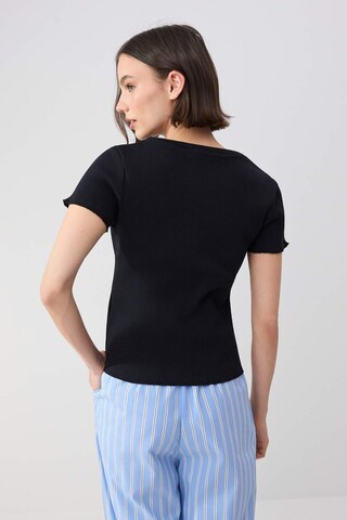 Trendyol - Camisa em preto