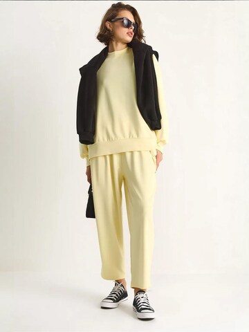 Tuta da jogging di Bianco Lucci in giallo