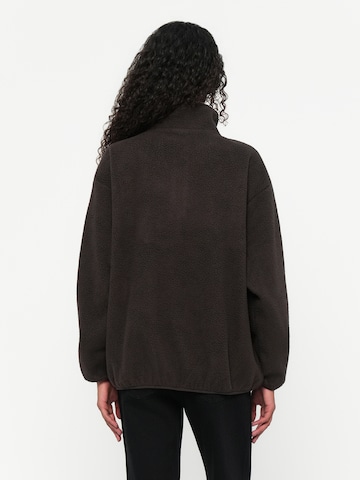 Sweat-shirt 'OLMTEDDIE' Only Maternity en marron