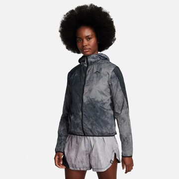 NIKE - Chaqueta funcional 'TRAIL REPEL' en gris: frente