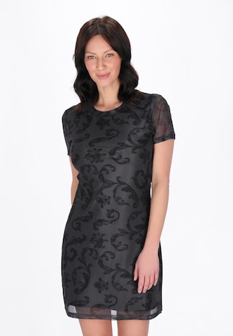 Usha Dress in Schwarz: Vorderseite