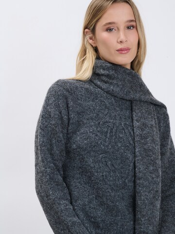 Influencer Sweter w kolorze szary