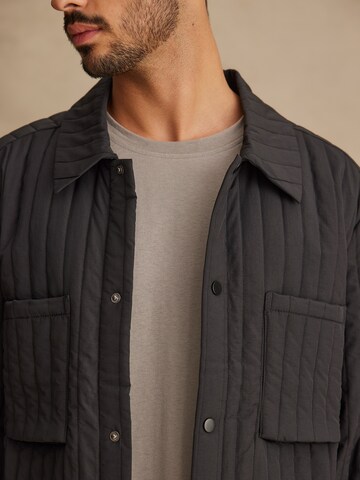 DAN FOX APPAREL - Chaqueta de entretiempo 'Edward' en negro