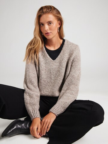 OUI Sweater in Beige: front