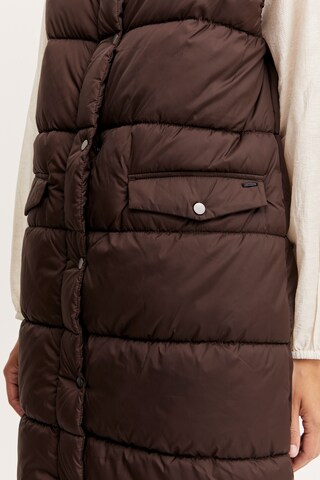 b.young Bodywarmer 'Bybomina' in Bruin