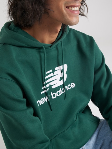 new balance Sweatshirt 'Essentials' in Groen