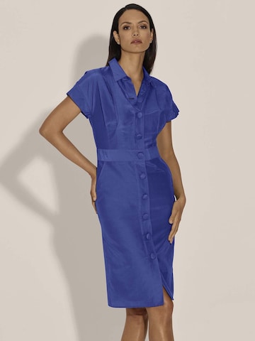 MADELEINE Blusenkleid in Blau: Vorderseite