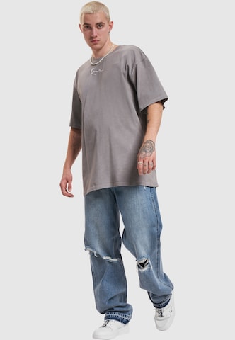 Karl Kani Bluser & t-shirts i grå