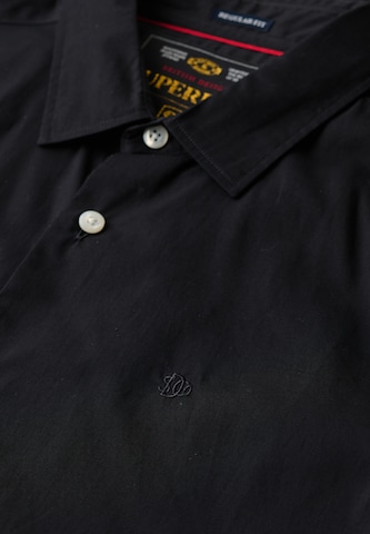 Fit confort Chemise Superdry en noir