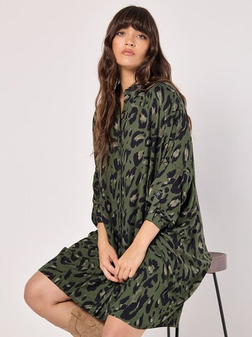 Robe ' ' Apricot en vert : devant