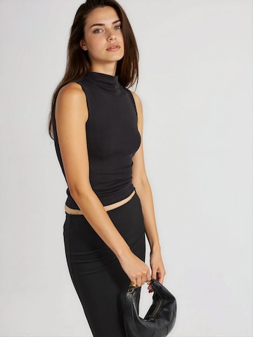 Camicia da donna di Busem in nero: frontale