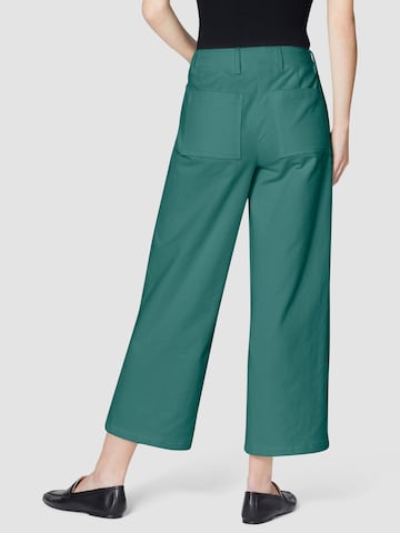 MADELEINE Bootcut Hose in Grün