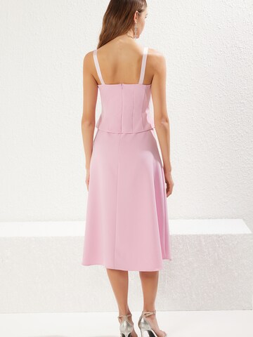 Trendyol - Vestido en rosa