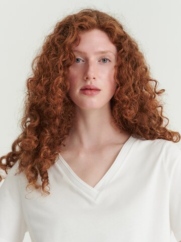 TATUUM - Blusa en blanco